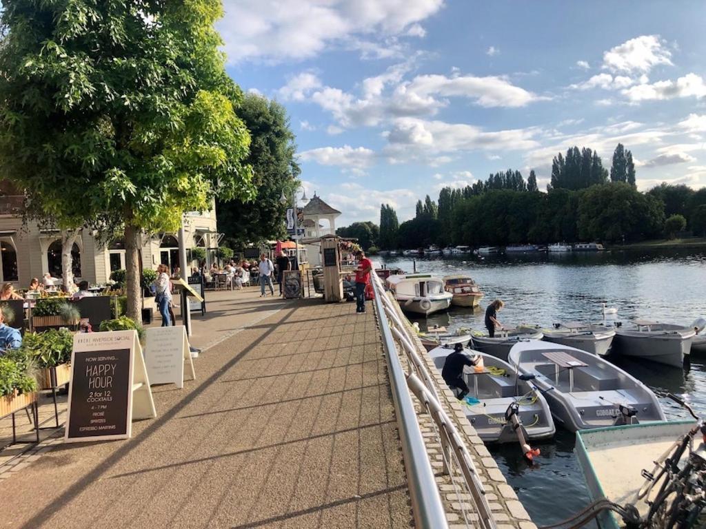Holiday home Highfield With Free Parkings, Surbiton, Kingston Upon Thames, Surrey, Greater London , Uk
