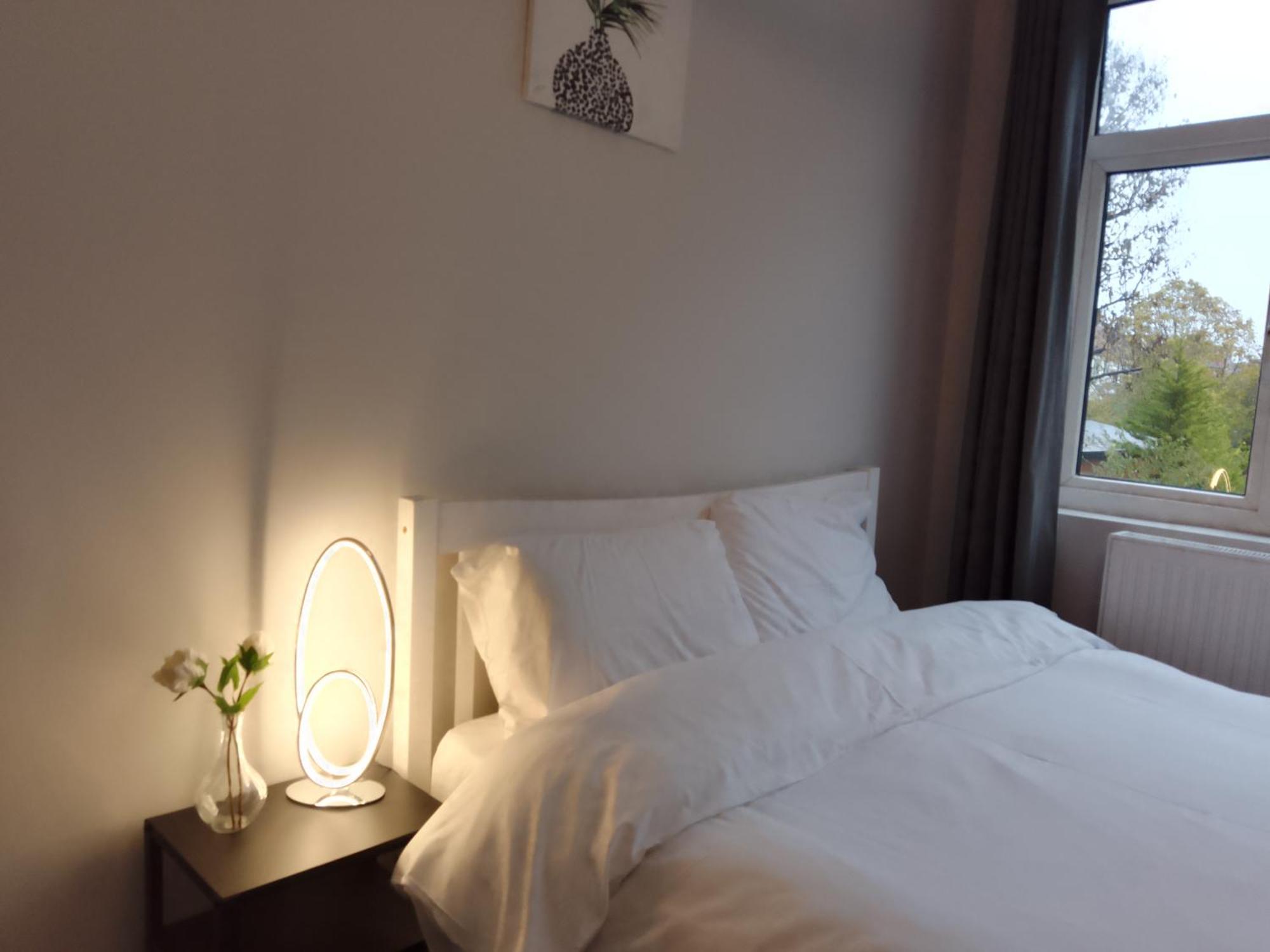 Highfield With Free Parkings, Surbiton, Kingston Upon Thames, Surrey, Greater London , Uk Holiday home