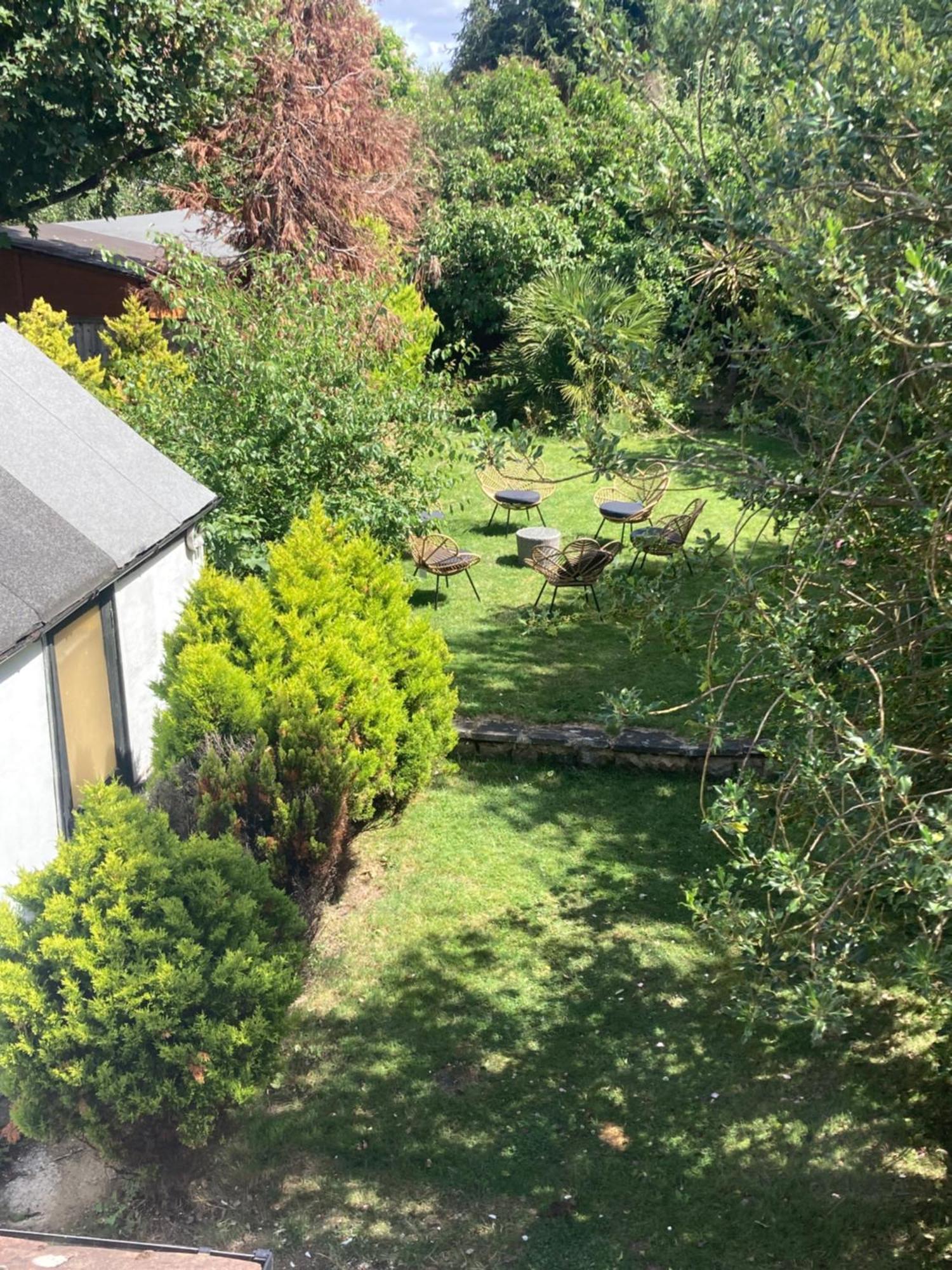 Holiday home Highfield With Free Parkings, Surbiton, Kingston Upon Thames, Surrey, Greater London , Uk